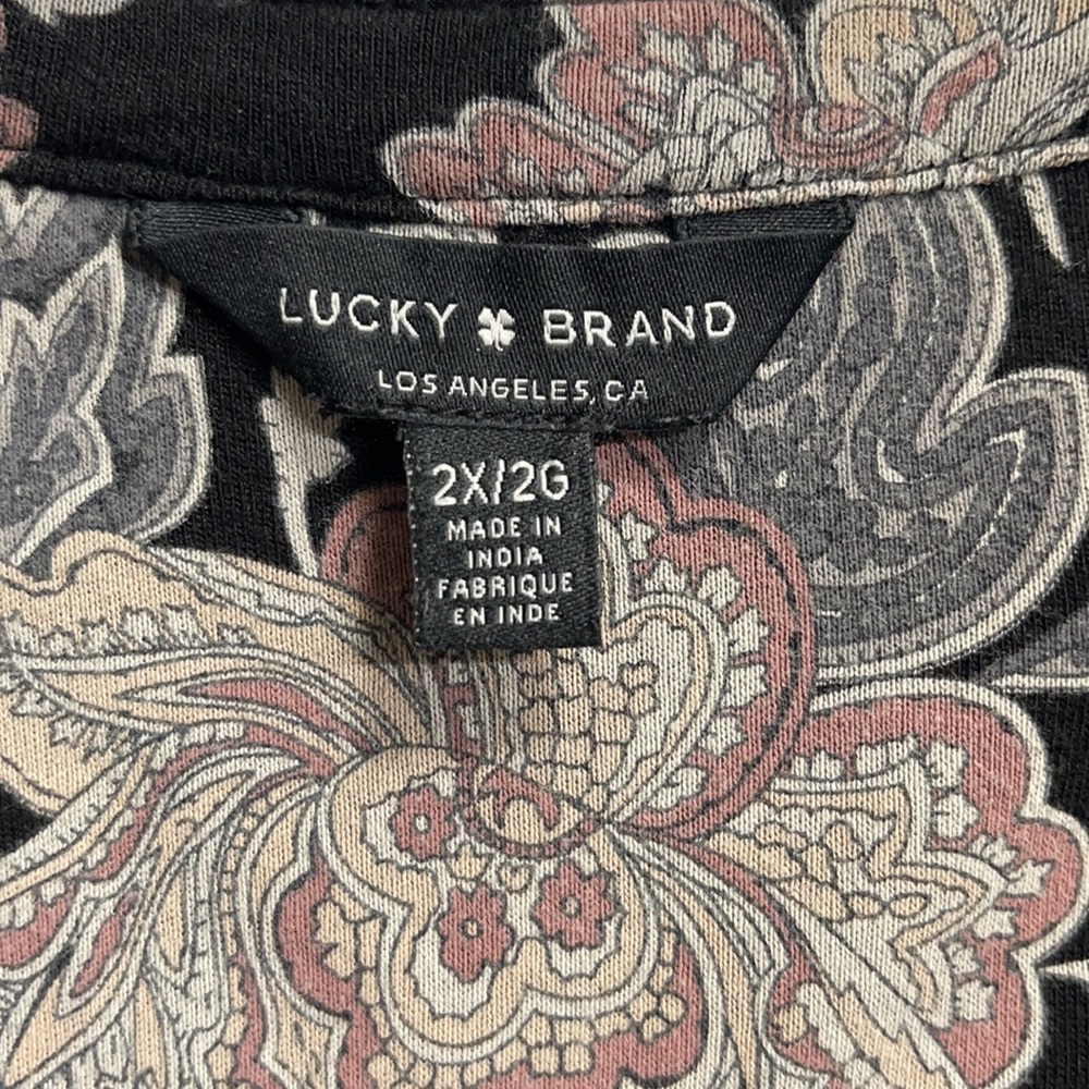 Women’s Lucky Brand  top.  3/4 length sleeves. - Picture 2 of 3